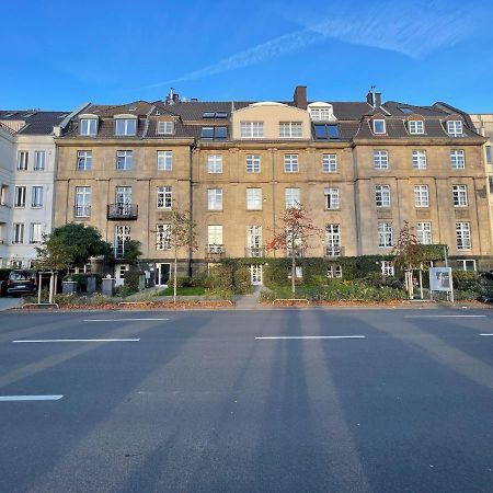 Exklusive Wohnung 104 M2 Direkt Am Rhein 1 Km Von Der Messe Düsseldorf Buitenkant foto