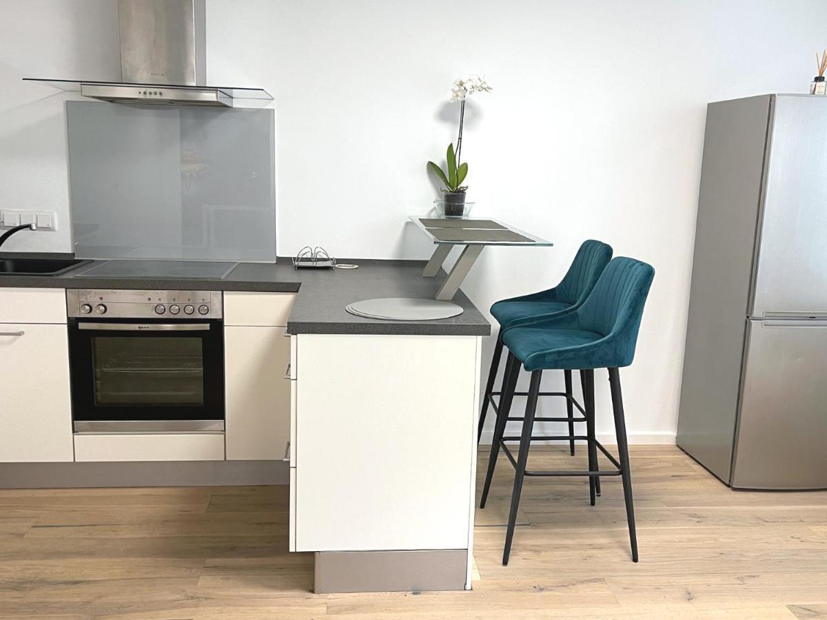 Exklusive Wohnung 104 M2 Direkt Am Rhein 1 Km Von Der Messe Düsseldorf Buitenkant foto